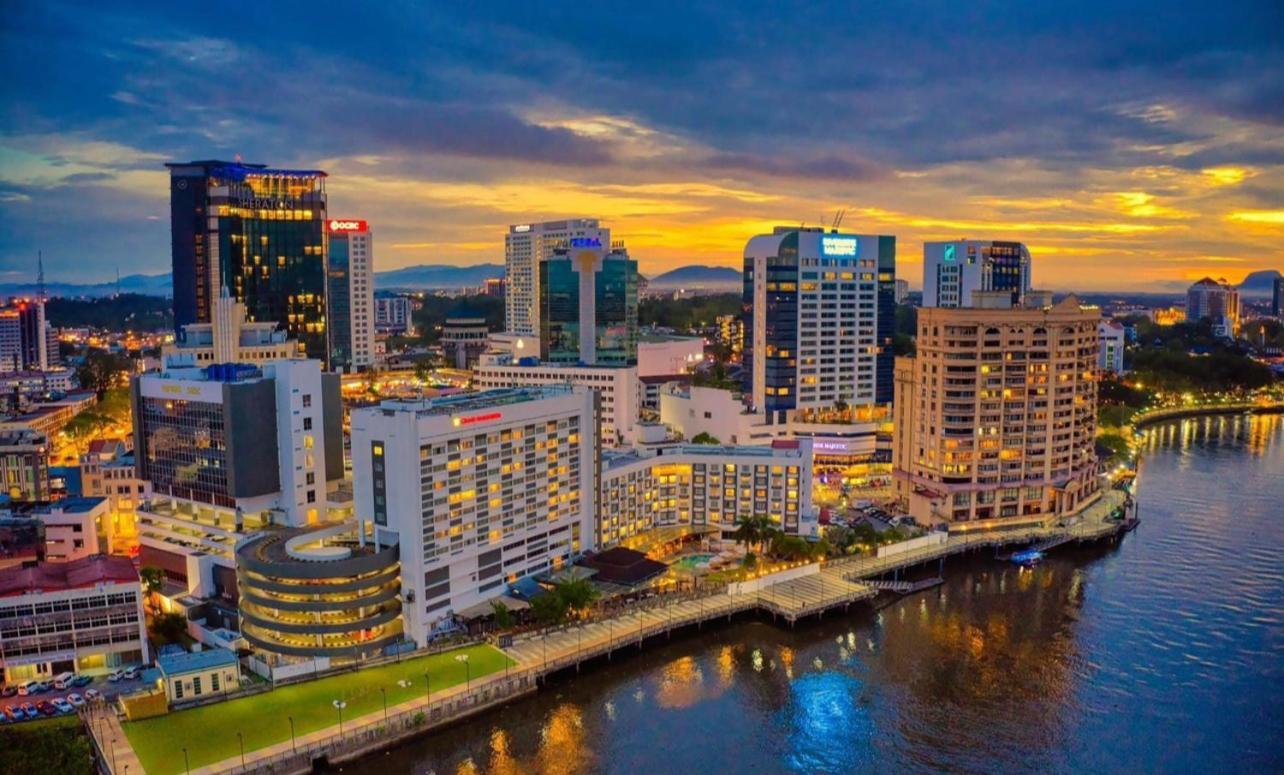 Riverbank Suites Waterfront Κουτσίνγκ Εξωτερικό φωτογραφία