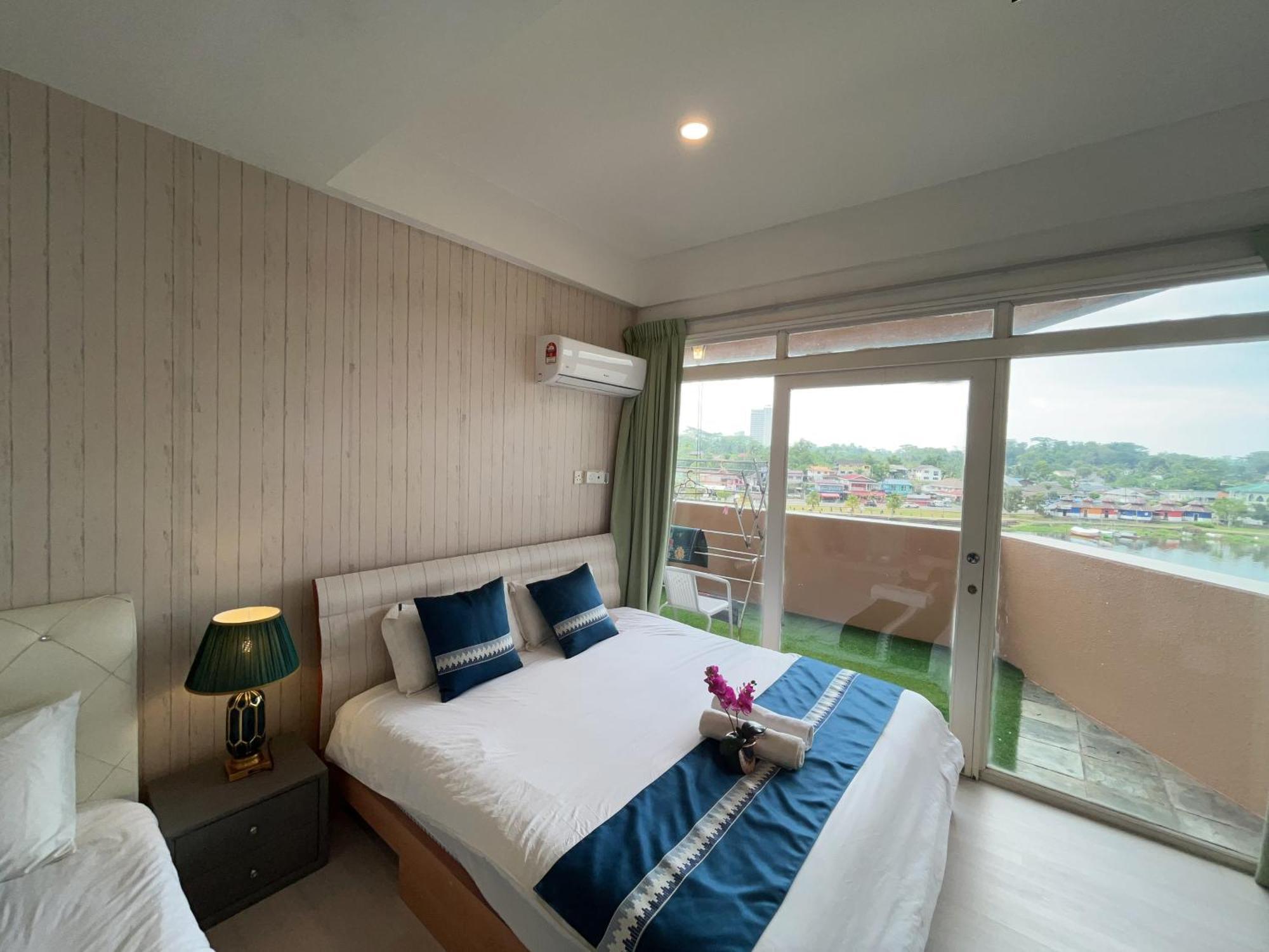 Riverbank Suites Waterfront Κουτσίνγκ Εξωτερικό φωτογραφία