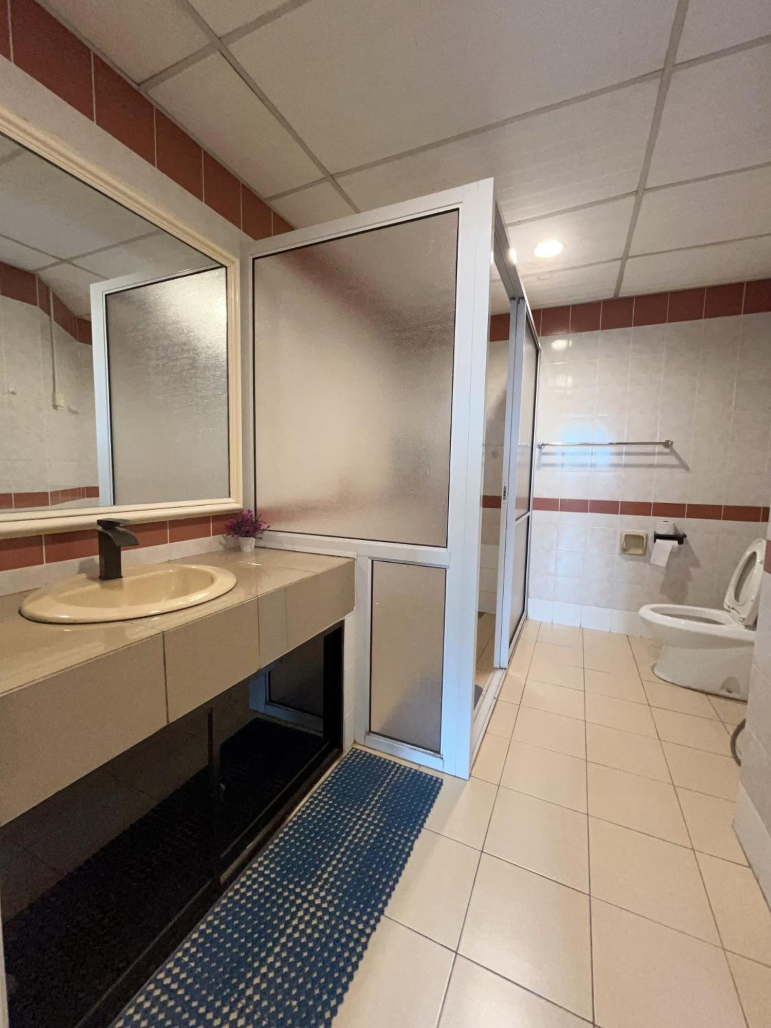 Riverbank Suites Waterfront Κουτσίνγκ Εξωτερικό φωτογραφία